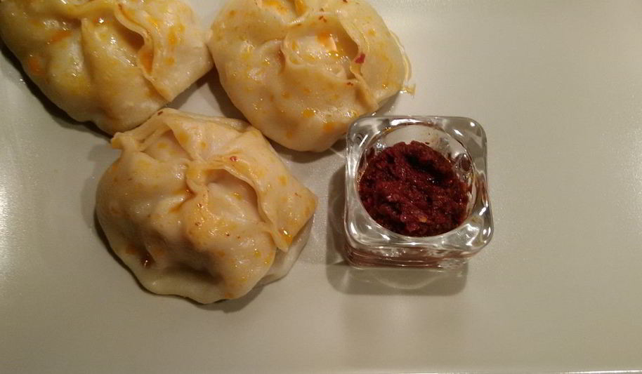 Рецепт мантов с острым соусом