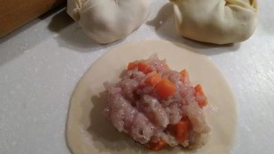 манты с острым соусом