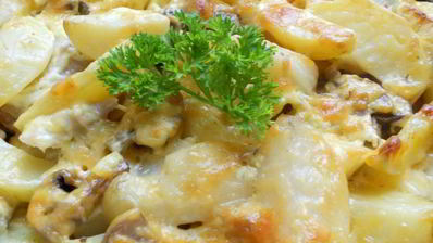 картофель по-французски с яблоком и грибами