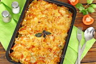 Мясо по-французски с картошкой и помидорами