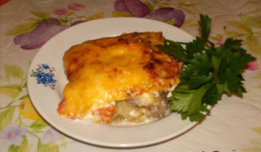 Рецепт мяса по-французски с помидорами и грибами