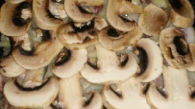 мясо по-французски с помидорами и грибами