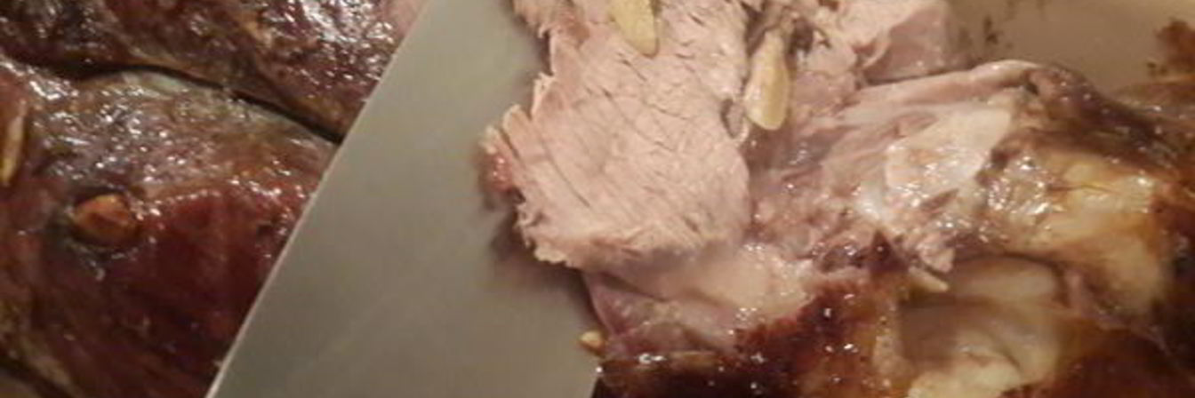 Баранья нога запеченная с розмарином