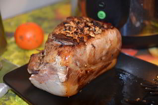 Буженина с чесноком в мультиварке