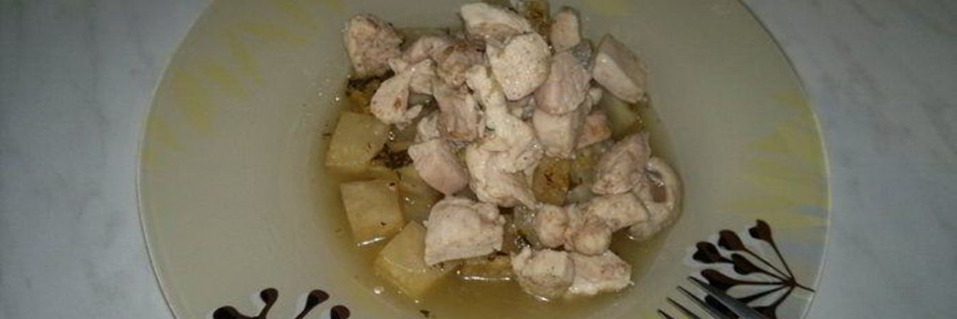 Два вида грудок птицы и корень сельдерея тушеный с тимьяном