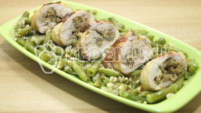 фаршированные куриные бедра с грибами