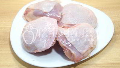 фаршированные куриные бедра с грибами