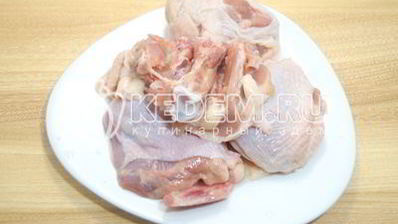 фаршированные куриные бедра с грибами