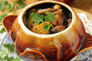 Горшочки с мясом и картофелем