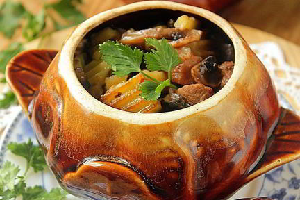 Горшочки с мясом и картофелем