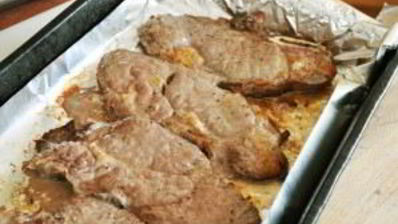 говядина на кости в духовке