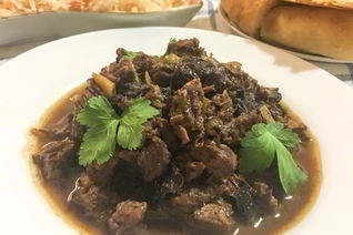 Говядина тушеная с черносливом