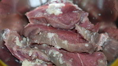 говядина в имбирно-медовом соусе