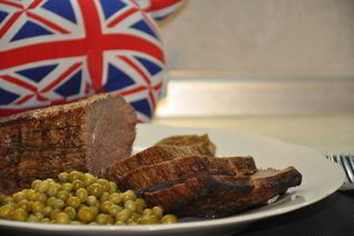 Классический ростбиф с зеленым горошком