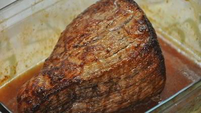 классический ростбиф с зеленым горошком