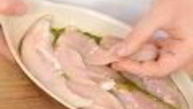 куриное филе, запеченное в соусе песто