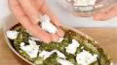 куриное филе, запеченное в соусе песто