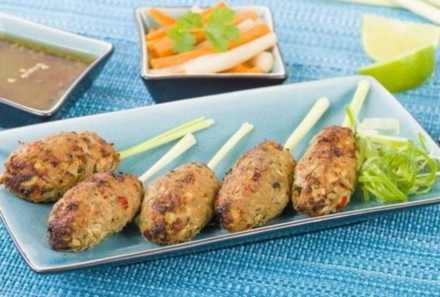 Куриный кебаб с томатным соусом райта