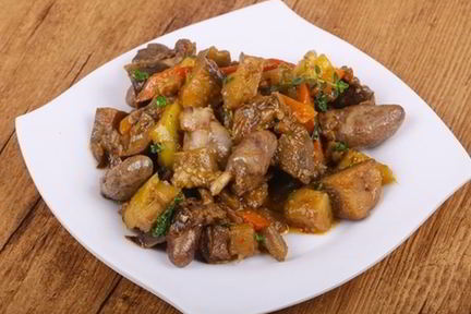 Куриные сердечки с баклажанами