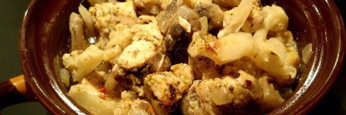 Курица диетическая, запеченная с цветной капустой и шампиньонами