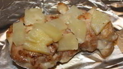 курица с ананасами и грибами под сыром