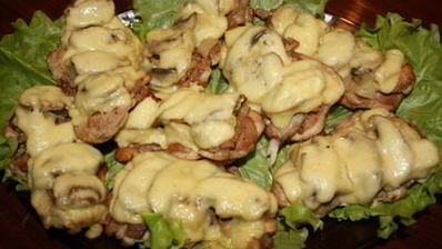 курица с ананасами и грибами под сыром