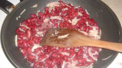 курица с фасолью