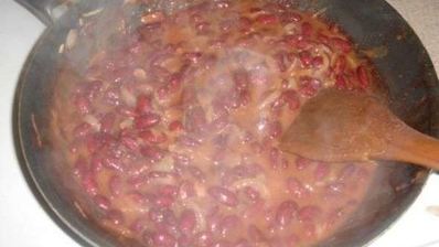 курица с фасолью