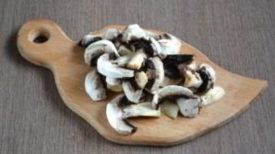 курица с грибами в сметанном соусе