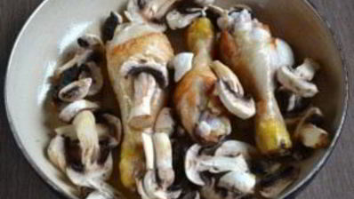 курица с грибами в сметанном соусе