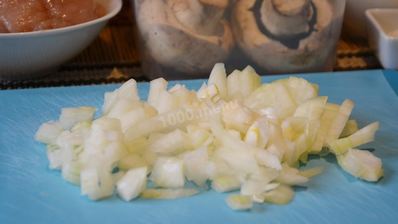 курица с шампиньонами в сливочном соусе