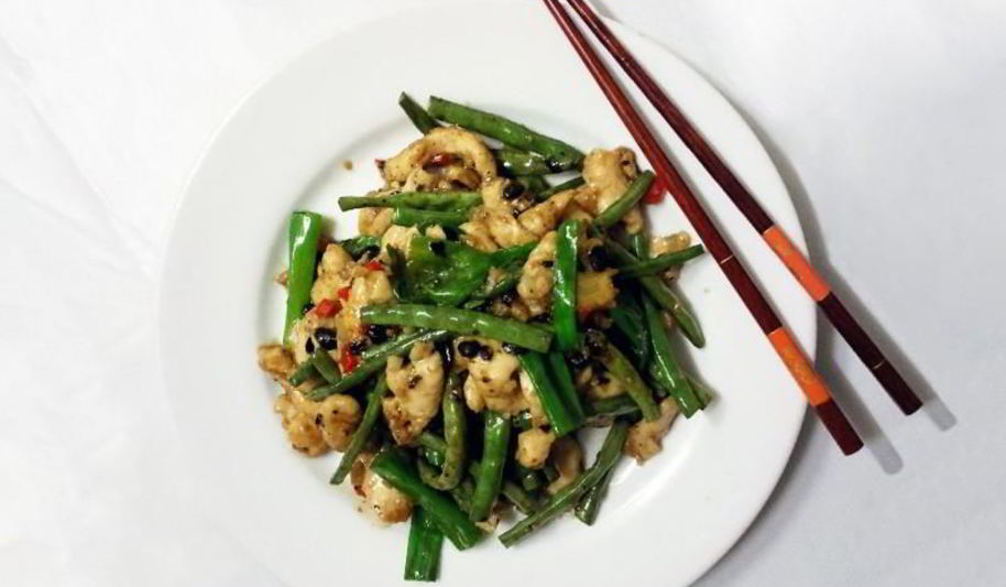 Рецепт курицы с вигной и черными бобами