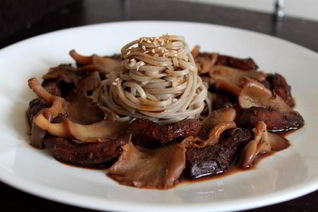 Курица терияки с виноградным соусом