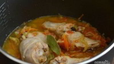 курица, тушенная в мультиварке