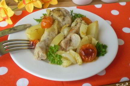 Курица в духовке с овощами и картофелем