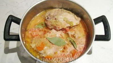 курица в сметанно-томатном соусе