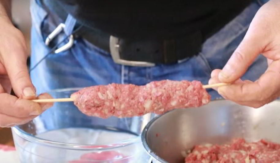 Рецепт люля-кебаба в беконе