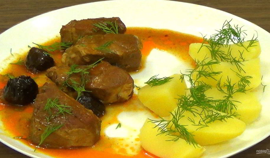 Рецепт мяса, тушенного с черносливом в кисло-сладком соусе