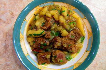 Мясо, тушеное с картофелем