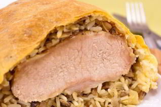 Мясо в слоеном тесте