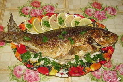 Сазан, запеченный в духовке
