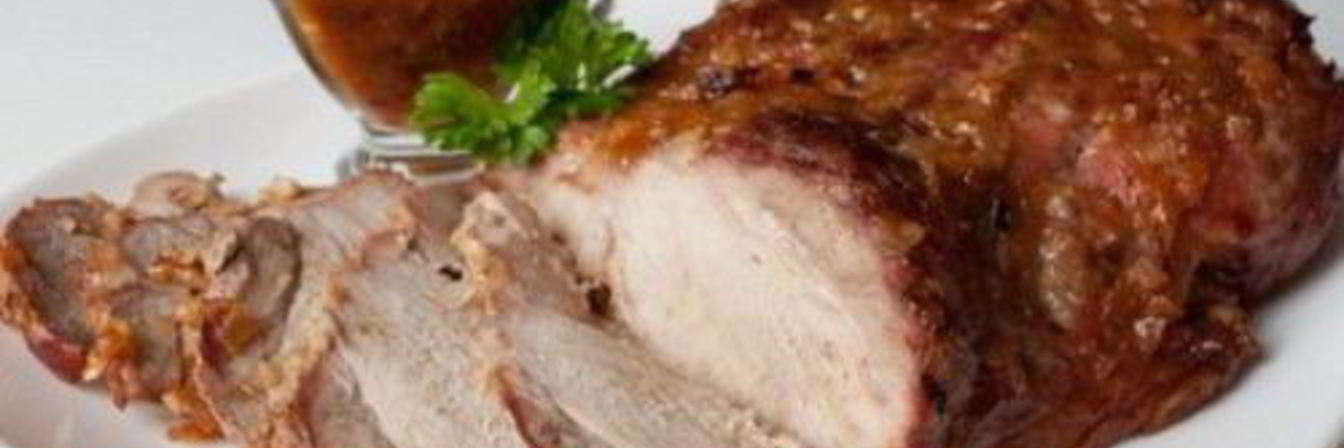 Свиная лопатка, запеченная с пивом