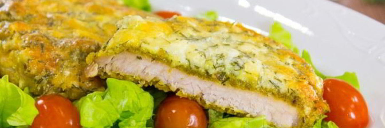 Свинина, вымоченная в молоке, запеченная под сметанным соусом