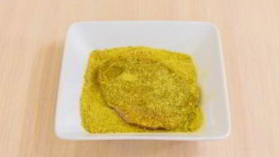 свинина, вымоченная в молоке, запеченная под сметанным соусом