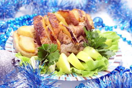 Свинина запеченная с яблоками