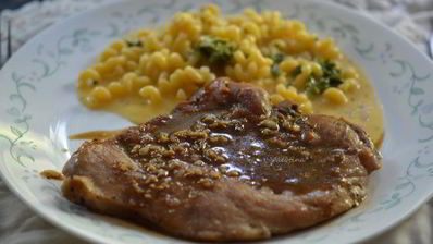 свиные отбивные с розмарином в апельсиновом соусе