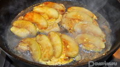 свиные отбивные с яблоками