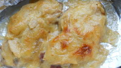 свиные отбивные в духовке с яблоками и сыром