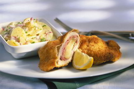 Сытный кордон блю с ветчиной и сыром