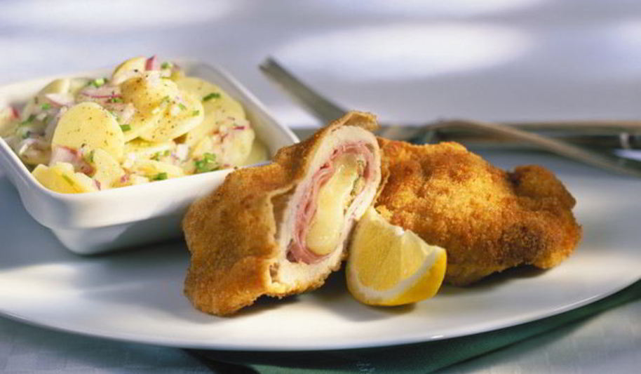 Рецепт сытного кордона блю с ветчиной и сыром